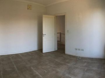 PH 3 ambientes en venta, planta baja con patio. Apto credito!
