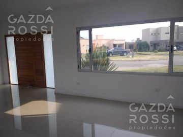 Excelente casa en venta con renta en Don Joaquín, Canning
