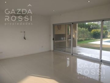 Excelente casa en venta con renta en Don Joaquín, Canning