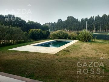 Excelente casa en venta con renta en Don Joaquín, Canning