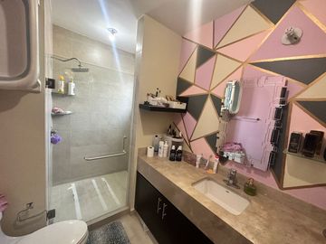 Casa en venta en fraccionamiento privado Cumbres Samsara sector Traviata.
