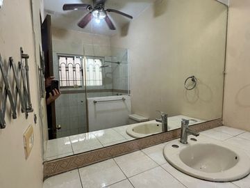 Casa en venta en Colonial Cumbres, Monterrey
