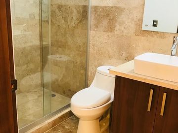Se vende casa en Cañadas del Lago Corregidora. 2