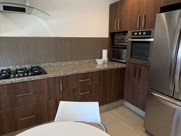 Se vende casa en Cañadas del Lago Corregidora. 2