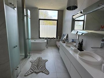 CASA EN VENTA EN JURICA. 12