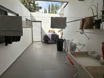 CASA EN VENTA EN JURICA. 12