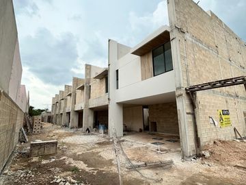 Casa en Temozon Norte Merida en venta