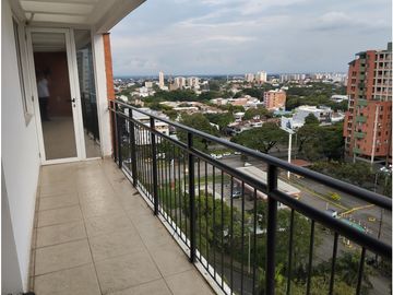 Amplio apartamento PentHouse Dúplex frente a chipichape Norte de Cali