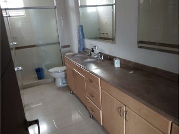 Amplio apartamento PentHouse Dúplex frente a chipichape Norte de Cali