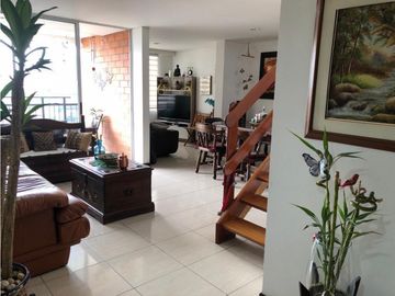 Amplio apartamento PentHouse Dúplex frente a chipichape Norte de Cali