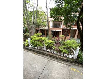 Vendo Amplia Casa de 92m2 En la Unidad Almendros de Terranova Niquia