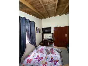 Vendo Amplia Casa de 92m2 En la Unidad Almendros de Terranova Niquia