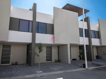Casa en venta en parques de Tesistán, Zapopan , Jal
