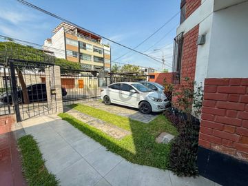 VENTA DEPARTAMENTO DUPLEX - PRIMER PISO - SAN BORJA - PENTAGONITO