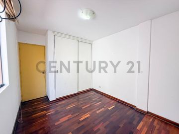 VENTA DEPARTAMENTO DUPLEX - PRIMER PISO - SAN BORJA - PENTAGONITO