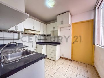 VENTA DEPARTAMENTO DUPLEX - PRIMER PISO - SAN BORJA - PENTAGONITO
