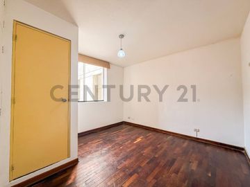 VENTA DEPARTAMENTO DUPLEX - PRIMER PISO - SAN BORJA - PENTAGONITO