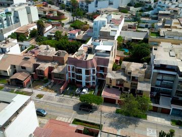 VENTA DEPARTAMENTO DUPLEX - PRIMER PISO - SAN BORJA - PENTAGONITO