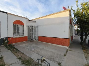 Casa de 1 planta en  Venta Arboledas de Paso Blanco