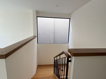 Casa en Venta en Balvanera, 3 Recámaras, Estudio, Jardín, Alberca, Lujo !