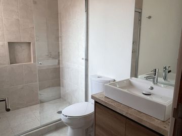 Casa en Venta en Balvanera, 3 Recámaras, Estudio, Jardín, Alberca, Lujo !