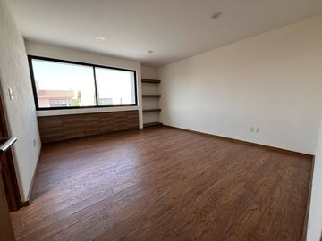 Casa en Venta en Balvanera, 3 Recámaras, Estudio, Jardín, Alberca, Lujo !