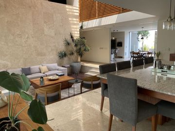 La mejor casa de Lomas del Pedregal !