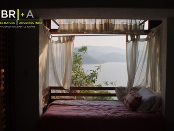 CASA EN VENTA Y RENTA FRENTE AL LAGO CON ESPECTACULAR VISTA.