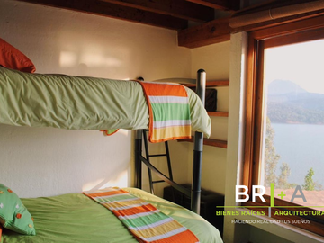 CASA EN VENTA Y RENTA FRENTE AL LAGO CON ESPECTACULAR VISTA.