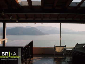 CASA EN VENTA Y RENTA FRENTE AL LAGO CON ESPECTACULAR VISTA.
