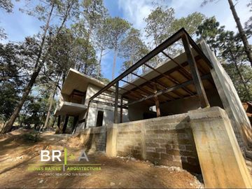 Casas espejo modernas y nuevas en preventa dentro de Rancho Avandaro
