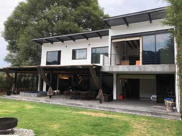 Hermosa Casa Contemporánea