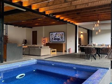 Hermosa Casa Contemporánea