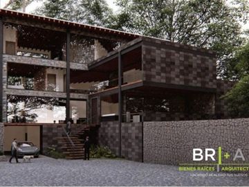Casa en venta en Avándaro dentro de fraccionamiento boscoso.
