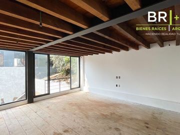 Casa en venta dentro de fraccionamiento con amenidades en Avándaro