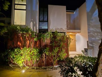 Villa en venta, Country Club Tulum, Akumal, Quintana Roo. Casa de Lujo en Villa
