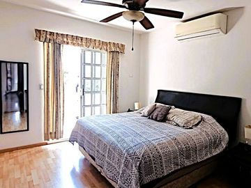 Casa en venta en Bosques del Poniente, 4to Sector, Santa Catarina