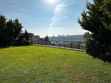 RENTA  BOSQUE REAL CON VISTA AL CAMPO DE GOLF CASA CON JARDIN
