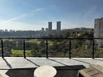 RENTA  BOSQUE REAL CON VISTA AL CAMPO DE GOLF CASA CON JARDIN