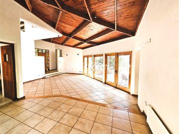 Casa en Venta en AV LAS PERDICES