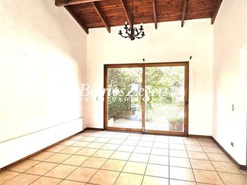 Casa en Venta en AV LAS PERDICES