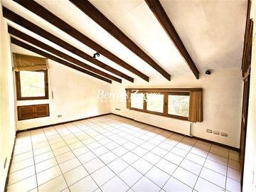 Casa en Venta en AV LAS PERDICES