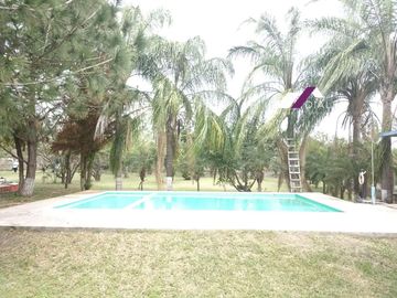 VENTA Quinta de 3,250 m2 -SAN JOSÉ CADEREYTA- 4 Recámaras con ALBERCA y PALAPA