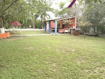 VENTA Quinta de 3,250 m2 -SAN JOSÉ CADEREYTA- 4 Recámaras con ALBERCA y PALAPA
