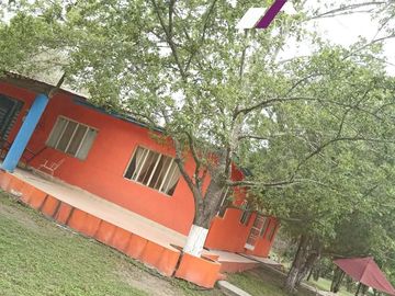VENTA Quinta de 3,250 m2 -SAN JOSÉ CADEREYTA- 4 Recámaras con ALBERCA y PALAPA