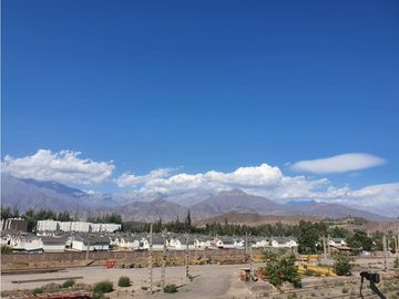 Venta depto 3D1B con estacionamiento en condominio Los Andes