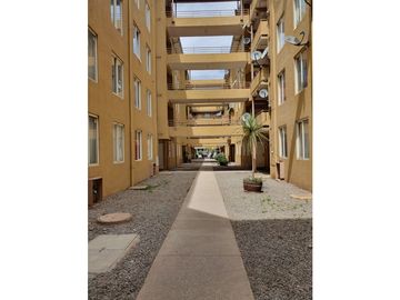 Venta depto 3D1B con estacionamiento en condominio Los Andes