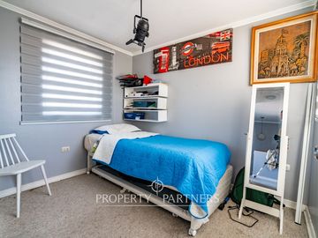 Linda casa de dos niveles en condominio en Puertas del Mar