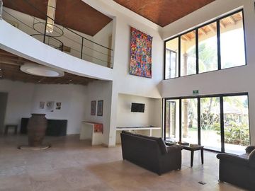 Exclusiva Residencia en Playa Azul, Michoacán – Un Paraíso Frente al Mar