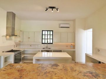 Exclusiva Residencia en Playa Azul, Michoacán – Un Paraíso Frente al Mar